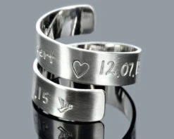 RING MIT GRAVUR, SILBBERING MIT NAMEN, EHERINGE -Modejuwelier Geschäft img4417 002