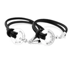 PARTNERARMBAND MIT GRAVUR, LEDER ARMBAND MIT SILBER ANHÄNGER, 925 SILBER